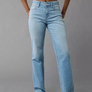 American Eagle Outfitters Mom High Waisted Jeans Light Wash Women’s Straight
